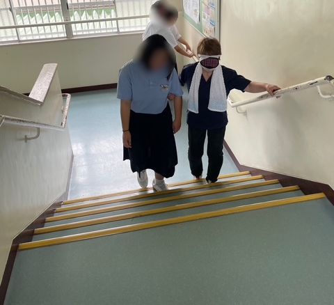 子どもたちが地域の課題に気づき考える「福祉体験学習」